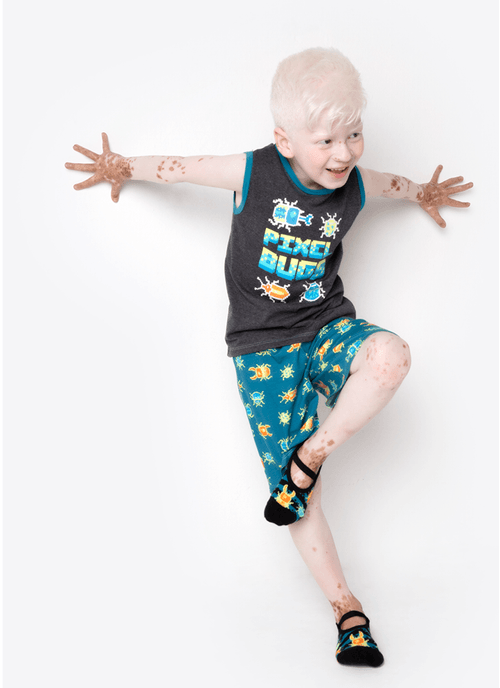 Pijama Regata Menino Teen Pixel Bugs Brilha no Escuro